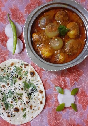A picture of Stuffed onion potato sabzi.