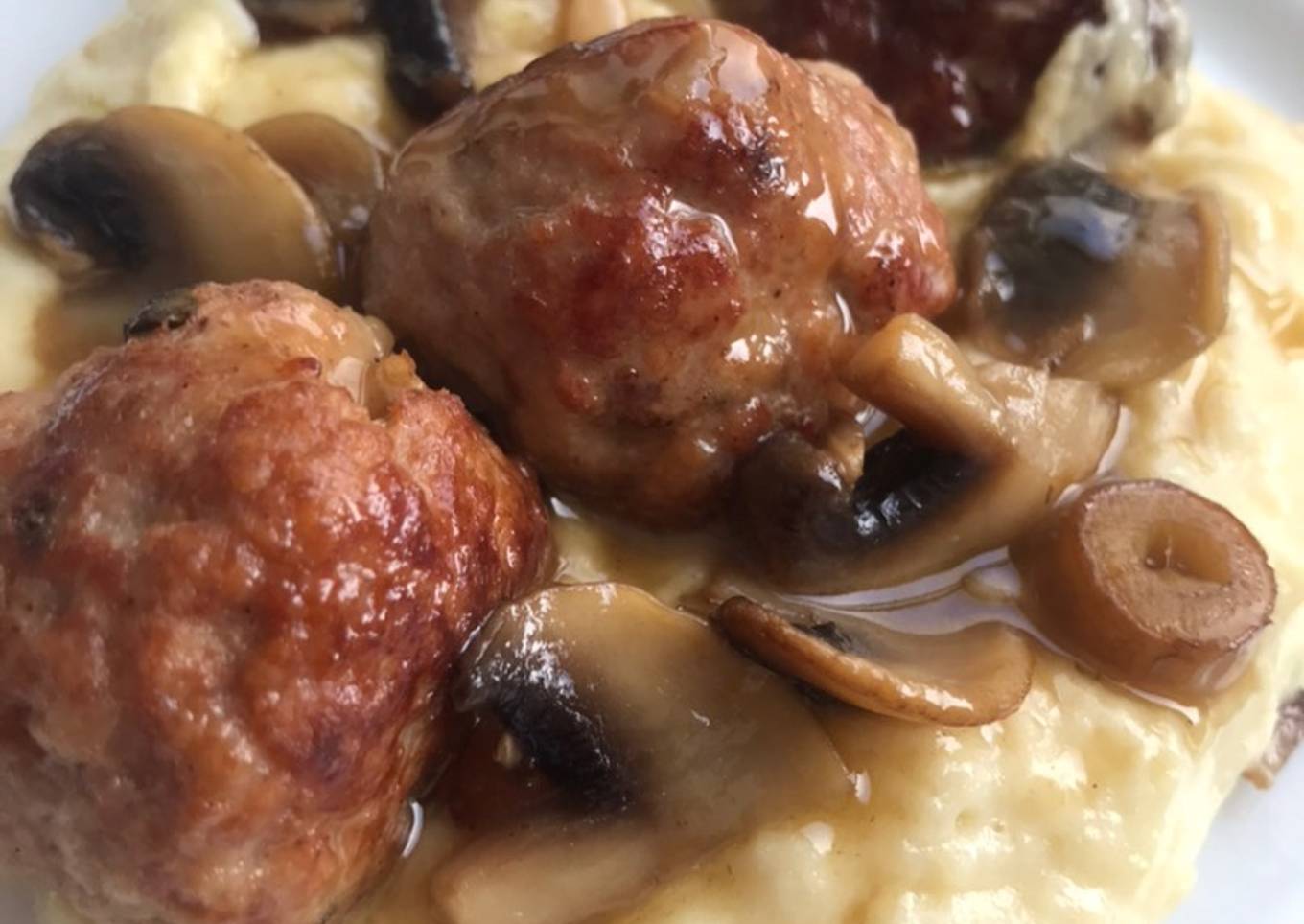 Albóndigas a la canela con puré