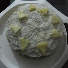 Piña colada cake A picture of Piña colada cake.