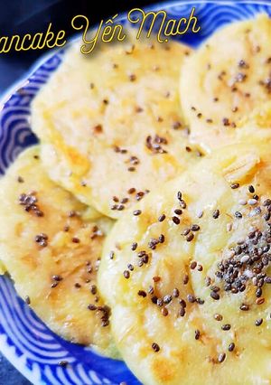 Hình của món Pancake yến mạch cho bé ăn xế.