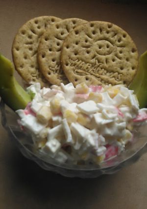 Una foto de Ensalada de surimi con 4 ingredientes