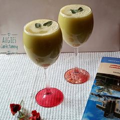 A picture of Cucumber and ginger drink.