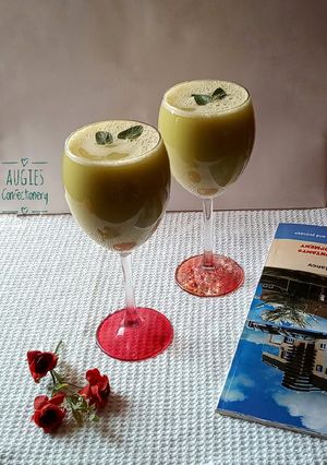 A picture of Cucumber and ginger drink.
