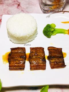 Hình của món Lươn đồng sốt nước tương.