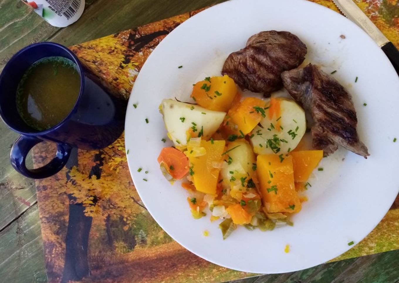 Churrasquitos calabaza, papa, zanahoria y caldo de verduras
