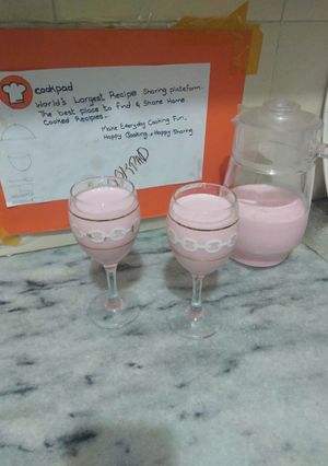 A picture of Rooh Afza Lassi.