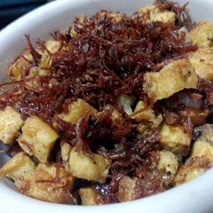 A picture of Crispy Delimondo Canned Corned Beef con Tofu - delata Corned Beef at Tokwa.