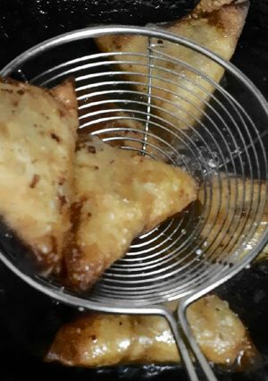 A picture of Beef Samosey.