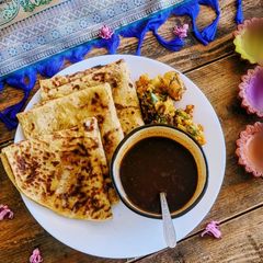 Puran Poli Katachi Aamati A picture of Puran Poli Katachi Aamati.