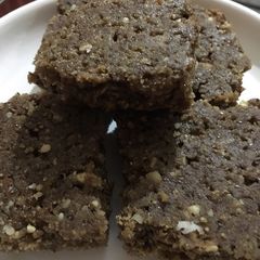 A picture of Alsi ki Barfi.
