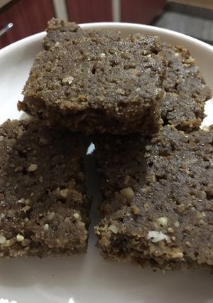 A picture of Alsi ki Barfi.