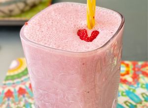 Φωτογραφία της συνταγής Smoothie φράουλας-μπανάνα με γάλα αμυγδάλου