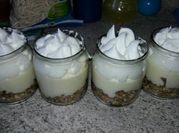 Una foto de postre en vaso saludable
