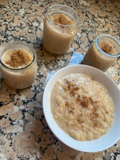 Una foto de Arroz con leche vegano🍚