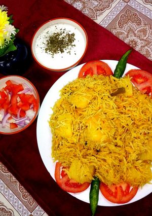 A picture of Aloo ki tahari.