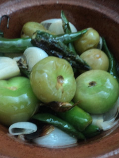 Una foto de Salsa verde de chiles dorados Mamá Guera al estilo ranchero