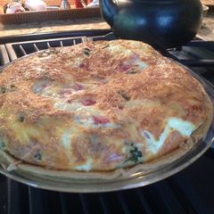 A picture of Quiche with Ham and Asparagus.
