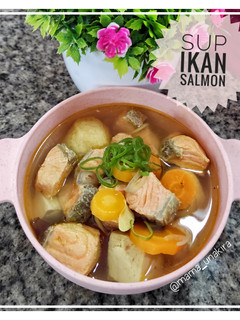 Foto resep Sup Ikan Salmon Praktis Bumbu Iris