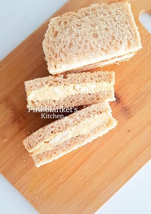 A picture of Cream Cheese & Egg Sandwich.