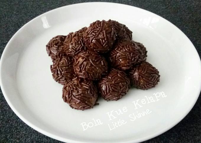 Bola Kue Kelapa