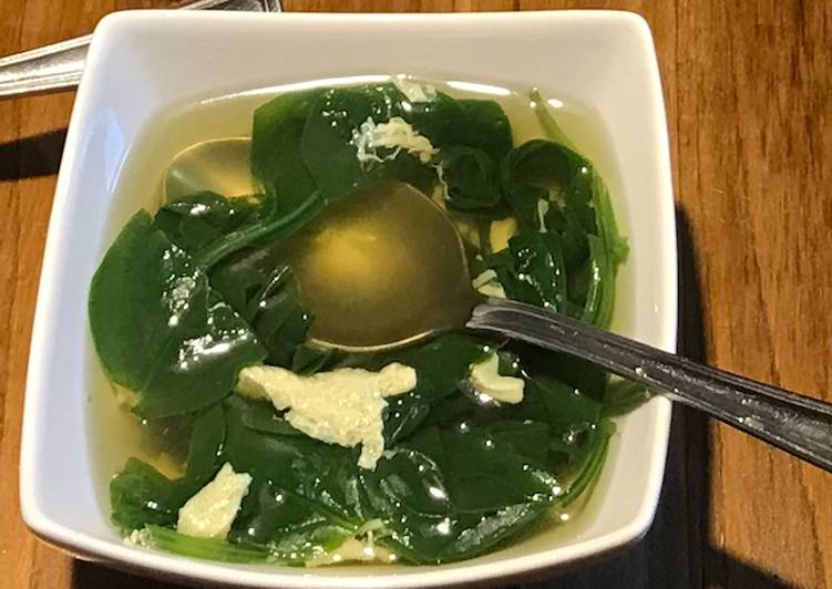 Sunday Fresh Spinach and egg soup (5min) keto