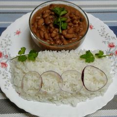 A picture of Simple rice and yellow beans.