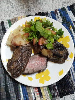 Una foto de Asado de cola cuadril y falda parrillera
