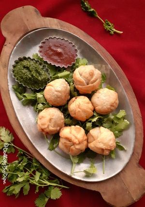 A picture of Lilva kachori.