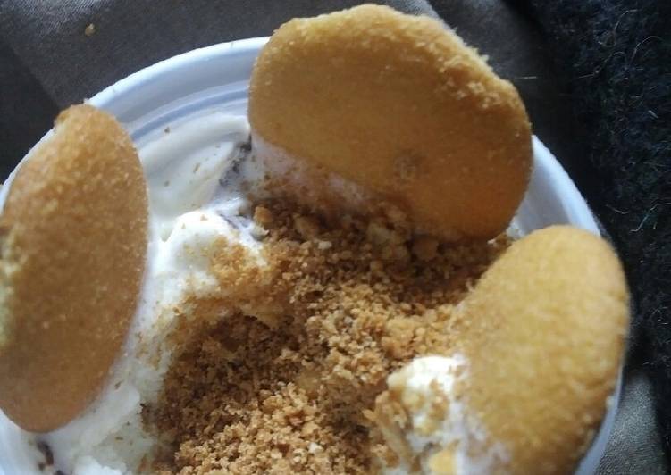 Recipe of Quick Vanilla Wafers and Ice cream