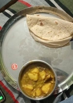 आलू मटर की सब्जी (aloo matar ki sabzi recipe in Hindi) रेसिपी मुख्य फोटो