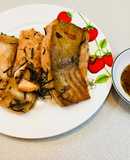 Cá hồi chiên chấm mắm