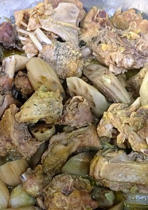Hình của món Vịt om củ sen, nước dừa.