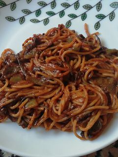 Una foto de Espaguetis con tomate
