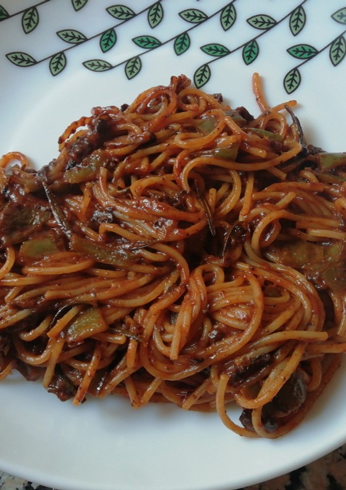 Una foto de Espaguetis con tomate