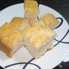 A picture of Cream Cake.
