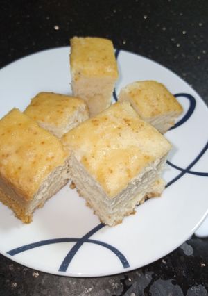 A picture of Cream Cake.