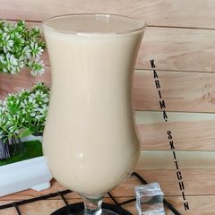 A picture of Banana coconut milkshake.
