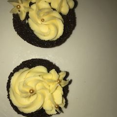 A picture of 👩🏻‍❤️‍👨🏼Couples Cupcakes 🧁.