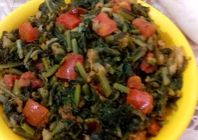 Steps to Make Award-winning Radish Leaves Saag