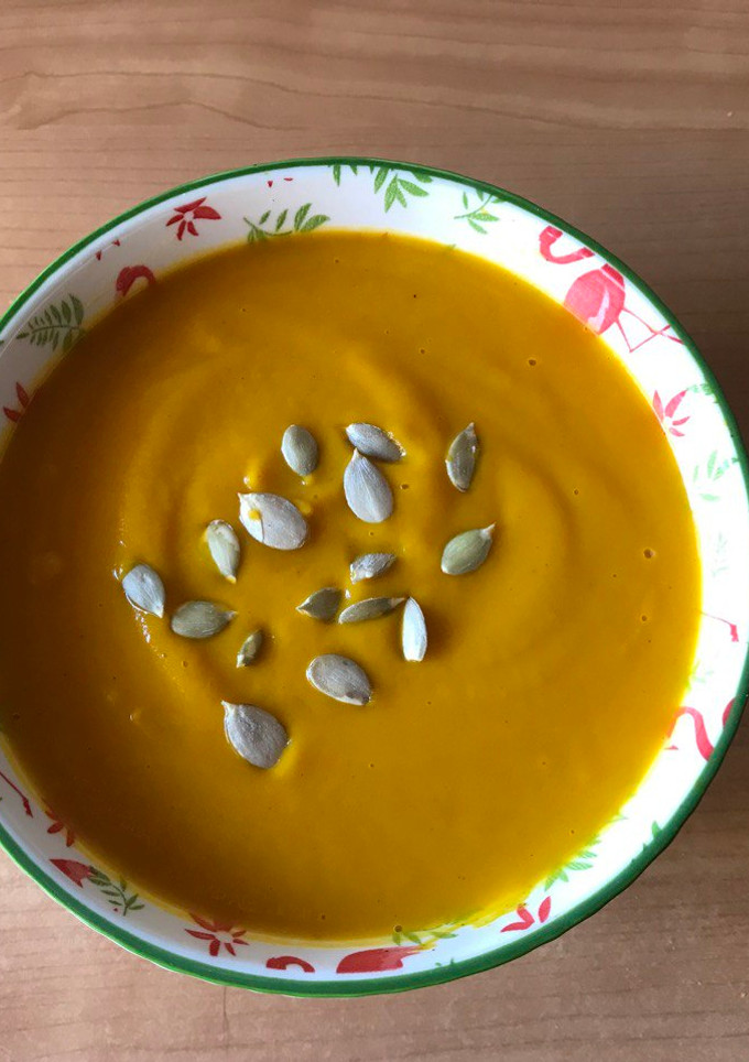Una foto de Crema thai de boniato y zanahoria