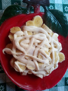 Una foto de Bananas con crema