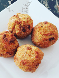 Una foto de Bolones de queso crocantes fit