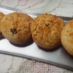 A picture of Cornflakes raisins cookies.