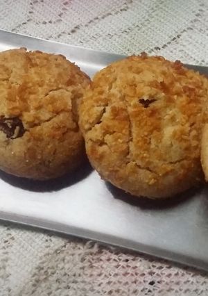 A picture of Cornflakes raisins cookies.
