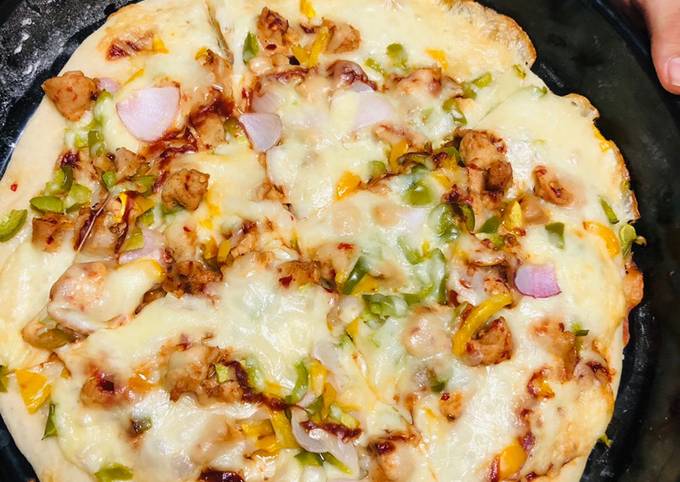 Recipe of Award-winning Giant chicken tikka pizza