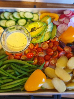 A picture of Salad tray.