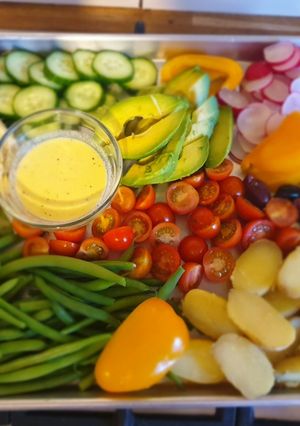 A picture of Salad tray.
