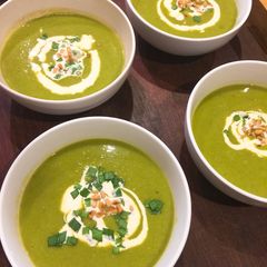 A picture of Green pea soup.