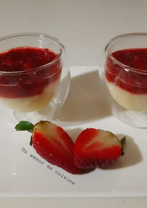 Une photo de Verrine crème pâtissière confiture de fraises 🍓