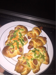 A picture of Sausage bread.